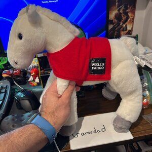 2011 White Wells Fargo Horse Pony Snowflake Legendary Red Blanket